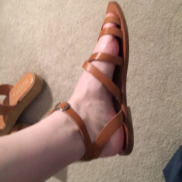 Sandals - Picture 2 of 4